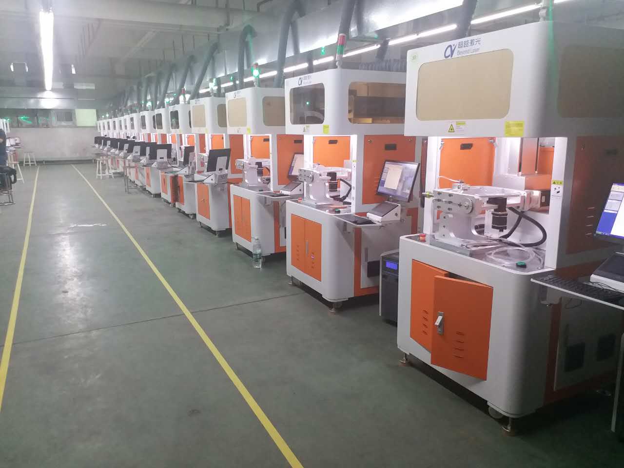 東莞手機行業(yè)激光雕刻機現場圖2